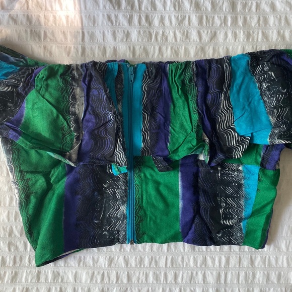 patterned top - Picture 2 of 4